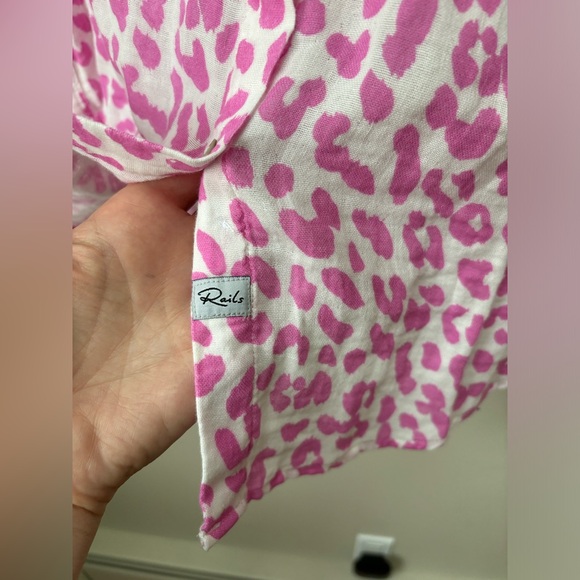 Rails Ellis fuscia jaguar button up - Picture 2 of 7